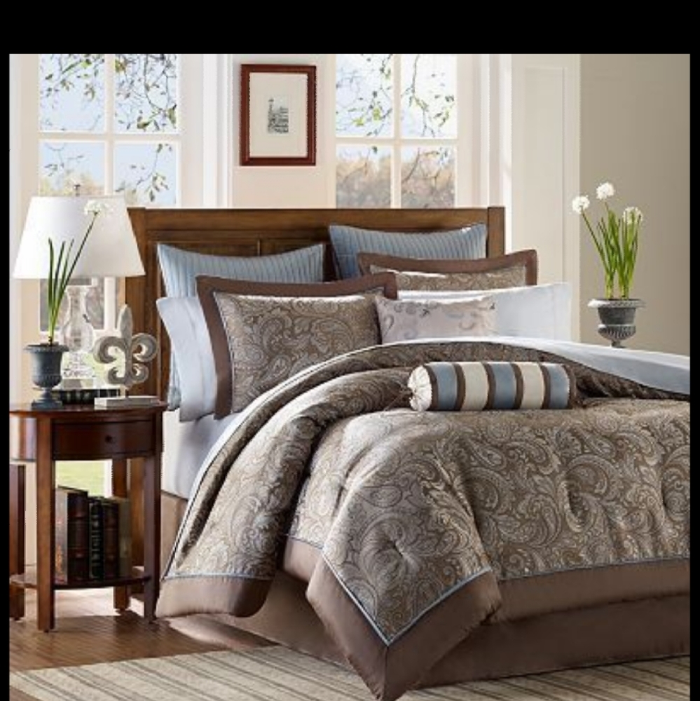 🔴🔴SOLD🔴🔴Madison Park Aubrey Complete Bed Set - Picture 2 of 10